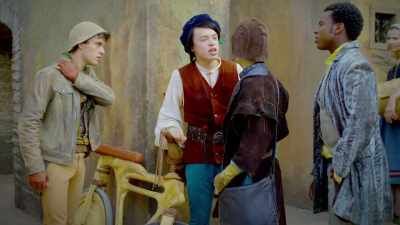 [door creaks open] - Leonardo