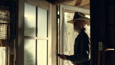 [Door creaks] - Fear the Walking Dead