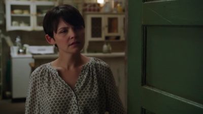 Emma. Sorry to bother you so late. Is that spare room still available? - Once Upon a Time
