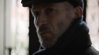 [door creaks] - Homeland
