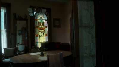 (door creaks)
(unnerving music) - House on Rockingham