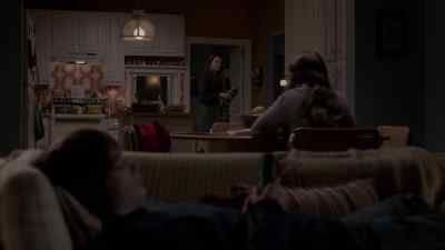 [ DOOR KNOCKER RAPS ]
Philip: GOT IT. - The Americans