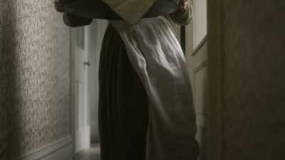  (DOOR LATCH CLATTERING)
 GEORGE: Grace. Open the door. - Alias Grace
