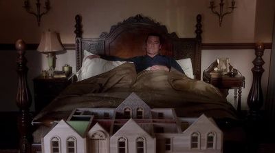 (door opening) - Murdoch Mysteries