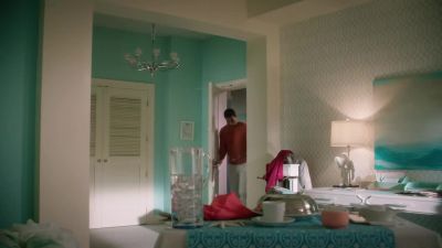(door opening) - Jane the Virgin