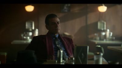 -[door opens]
-[bell jingles] - Fargo