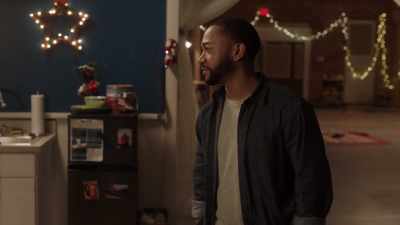 [door opens and closes] - Christmas in Louisiana