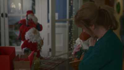 [door opens, closes] - Christmas a la Mode