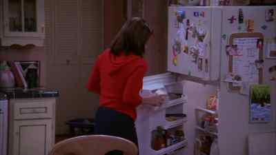 [door opens and closes] - Everybody Loves Raymond