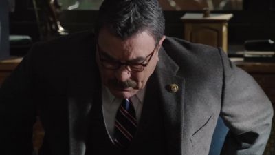 (door opens) - Blue Bloods
