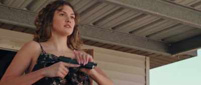 (door opens) - Girl With a Gun