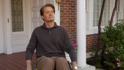(door opens) - Desperate Housewives