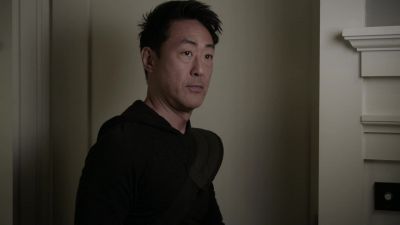 (door opens) - 9-1-1