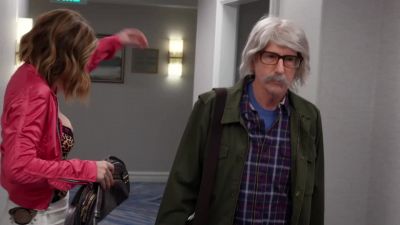 ( door opens ) - Curb Your Enthusiasm