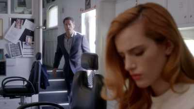 [door opens] - Famous in Love