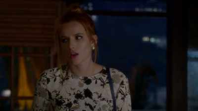 [door opens] - Famous in Love