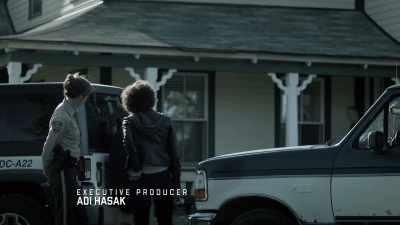 [door opens] - Eyewitness