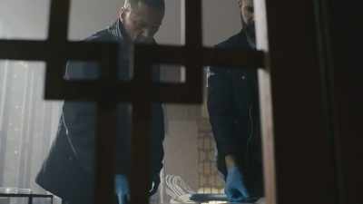 (door opens) - Bordertown