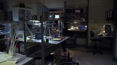 (door opens) - FlashForward