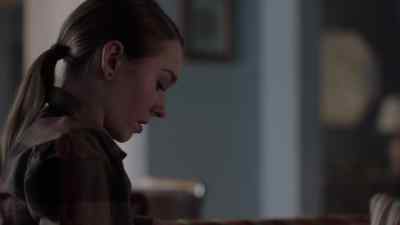 (door opens) - The Americans