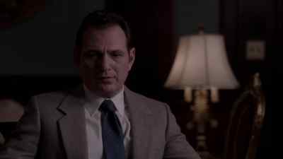 (door opens) - The Americans