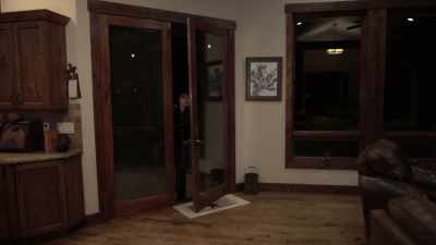 [door opens] - Colorado Christmas
