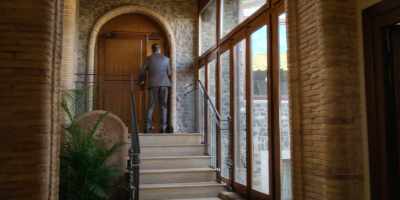 [door opens] - La Dolce Villa
