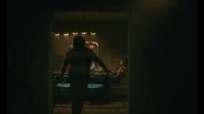 [door opens] - Griselda
