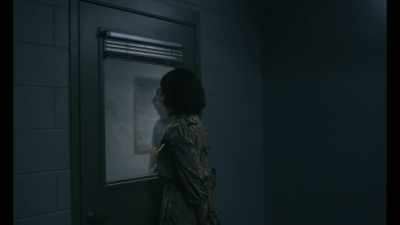 [door opens] - Griselda