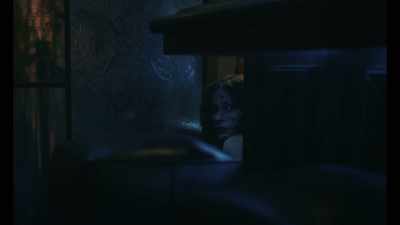 [door opens] - Griselda