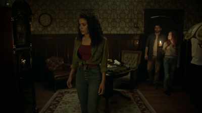 - (DOOR SHUTS)
- (GASPS) - No Escape Room