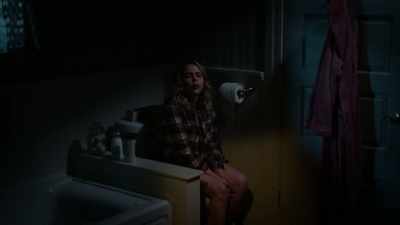 [door shuts] - Good Girls