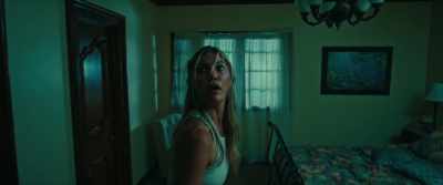 (door slamming) - Woman in the Maze