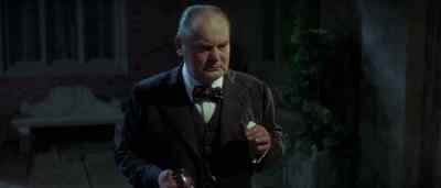 - (Door slams)
- (Clark) Get other men on the gate. - The Eagle Has Landed