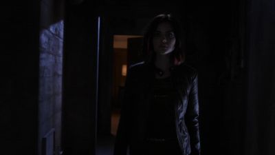 [door slams] - Pretty Little Liars