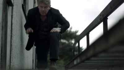 (DOOR SLAMS) - Wallander