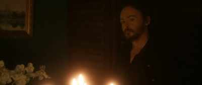 (door squeaking)
(ominous music continues) - The Highwayman