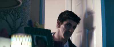 (door squeaking) - Doe