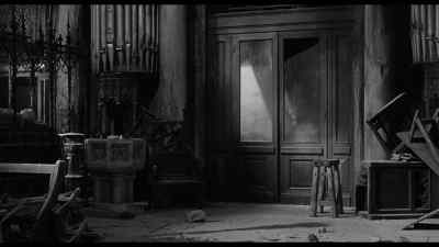 [door thuds] - Children of the Damned