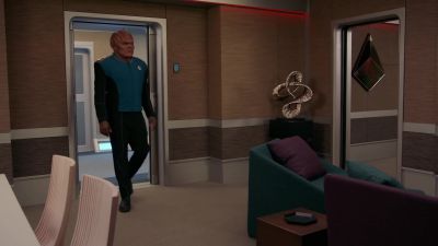 [door whooshes shut] - The Orville