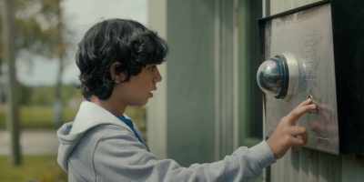 [doorbell buzzes] - Circuit Breakers
