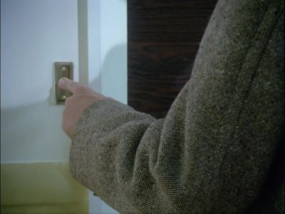 [doorbell buzzing] - Agatha Christie's Poirot