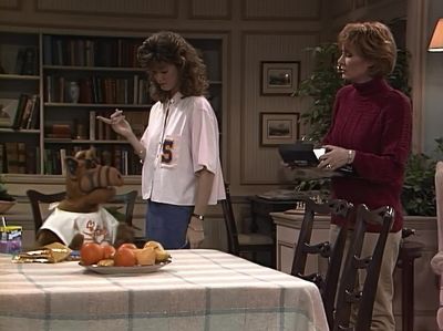 Doorbell dings - ALF