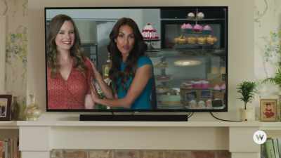 [doorbell ringing] - Dating the Delaneys