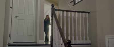 (doorbell ringing) - Motherly