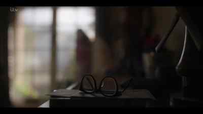 DOORBELL RINGS - Manhunt