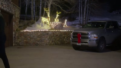 DOORBELL RINGS - Yuletide the Knot