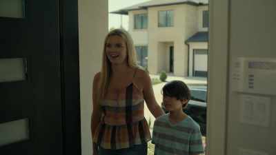 [doorbell rings] - What The Nanny Saw