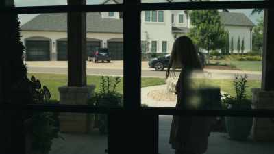 [doorbell rings] - What The Nanny Saw
