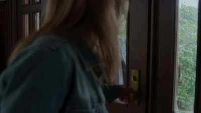 [doorbell rings] - Aurora Teagarden Mysteries: Something New